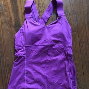 Lululemon tank with crossed bag / built in bra